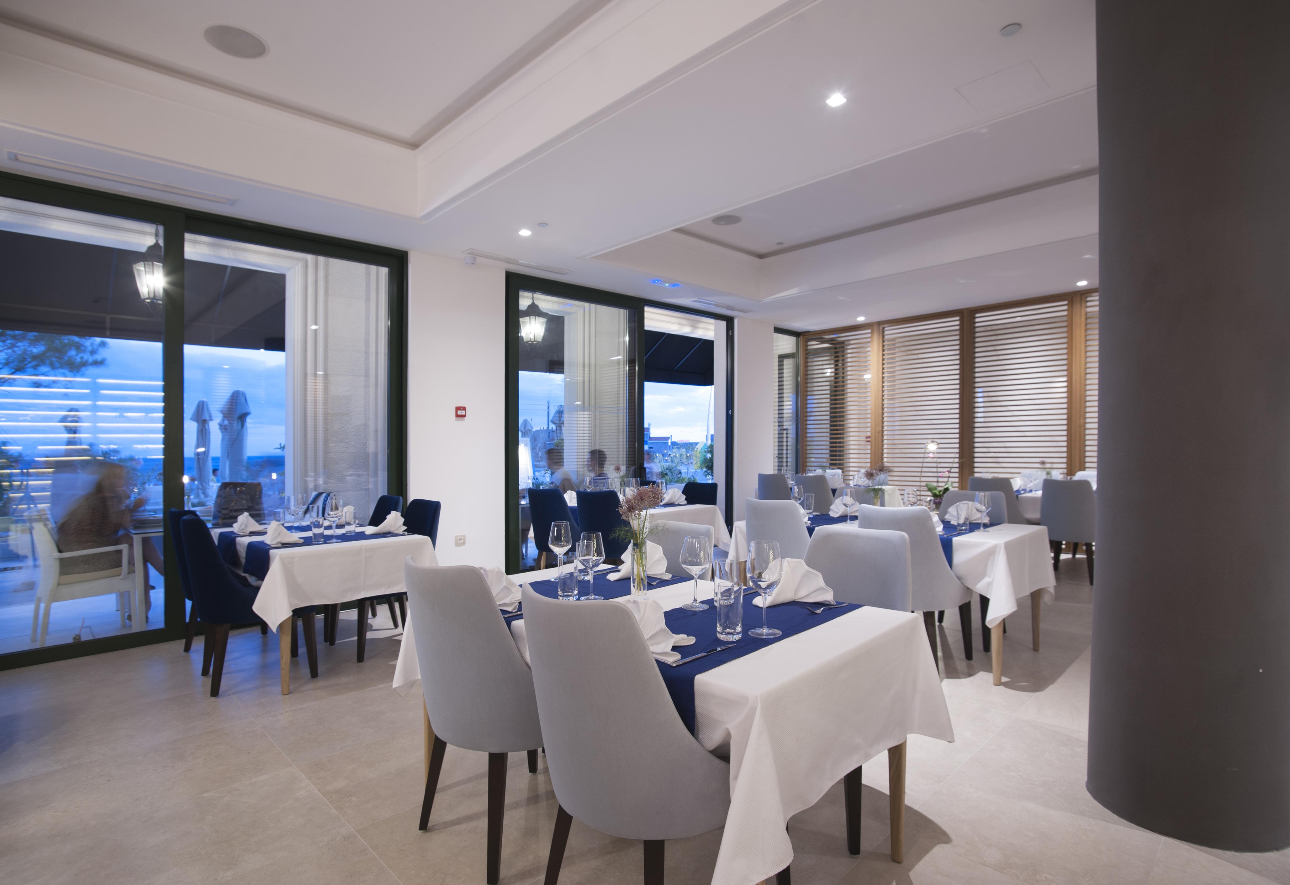 Hotel Riva Petrovac na moru Exterior foto